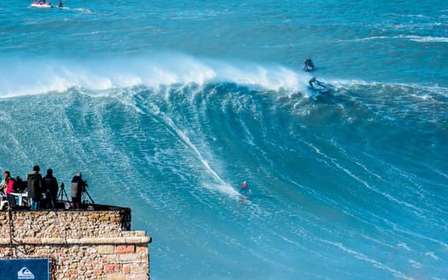 Da Lisbona: Escursione di un giorno con le grandi onde di Nazare e la guida di Óbidos