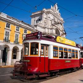 Lisbona: 72/96 ore di biglietto per autobus Hop-on Hop-off, tram e battello