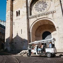 Lisbona: Tour privato della città con Eco Tuk Tuk