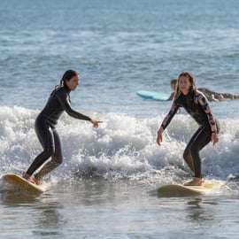 Guida al surf di Lisbona - Corso di surf & Pick up