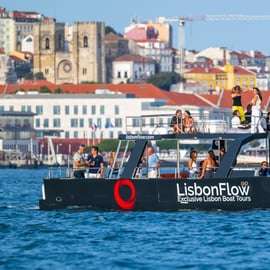 Lisbona: gita in barca con bevande (gruppo piccolo, senza folle)
