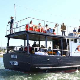 I segreti della costa di Cascais: crociera di 90 minuti con bevande gratuite