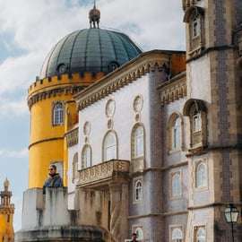 Lisbona: Tour guidato di un giorno a Sintra, Pena, Regaleira e Cascais