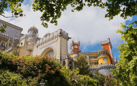 Da Lisbona: Tour guidato di Sintra, Regaleira e del Palazzo di Pena
