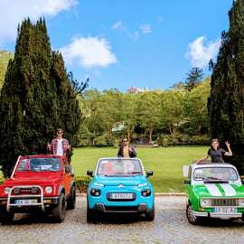 Sintra: Tour privato di mezza giornata in auto d'epoca o in jeep elettrica