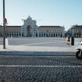Lisbona: Tour privato della città con Eco Tuk Tuk