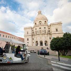 Lisbona: tour privato di mezza giornata con guida in tuk-tuk
