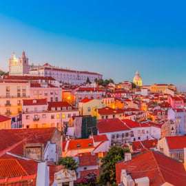 Lisbona: tour in tuk-tuk dei 7 punti panoramici con prelievo e rientro