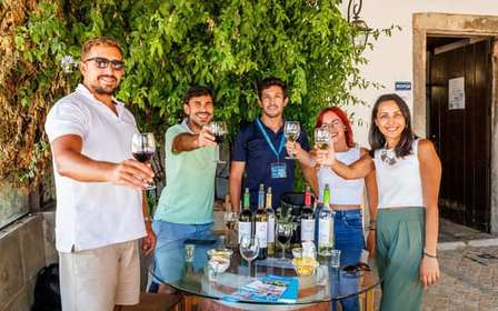 Lisbona: Escursione di un giorno a Arrábida e Sesimbra con il vino
