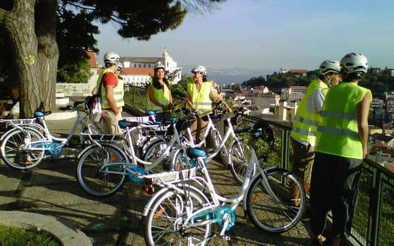 Lisbona: tour di mezza giornata in bicicletta elettrica sulle 7 colline