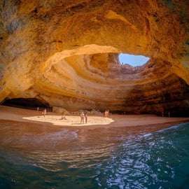 Avventure in Algarve da Lisbona + Tour in barca nella grotta di Benagil!