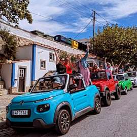 Sintra: Tour privato di mezza giornata in auto d'epoca o in jeep elettrica
