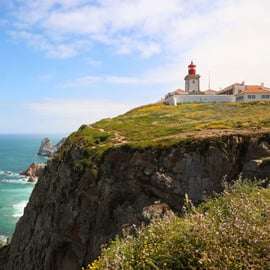 Lisbona: Tour di un giorno di Sintra, Palazzo Pena, Cabo da Roca e Cascais
