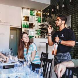 Lisbona: Degustazione di vino portoghese e formaggio con pranzo