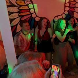 Lisbona Pub Crawl: Bevande e shot illimitati e ingresso al club V.I.P.
