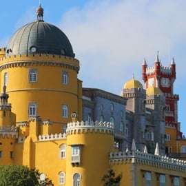 Lisbona: Tour guidato di un giorno a Sintra, Pena, Regaleira e Cascais