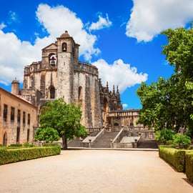 Da Lisbona: Itinerario dei Templari - Almourol, Tomar e il Convento di Cristo