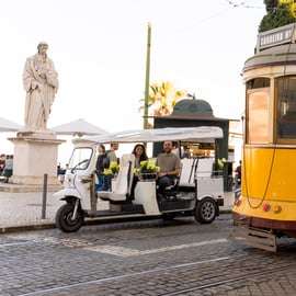 Lisbona: tour privato della città in tuk-tuk con guida esperta