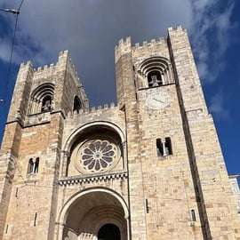 Lisbona: spettacolo di fado dal vivo nella storica Alfama con vino Porto