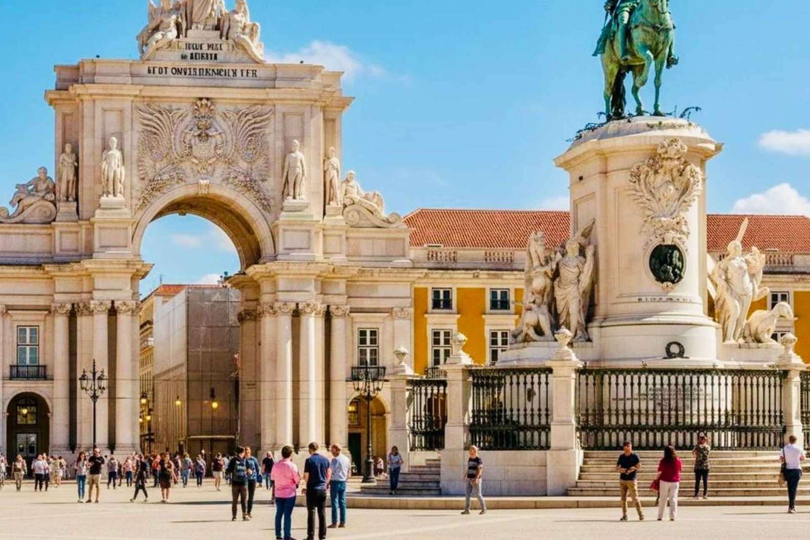 Lisbona: tour turistico privato in tuk-tuk con prelievo in hotel