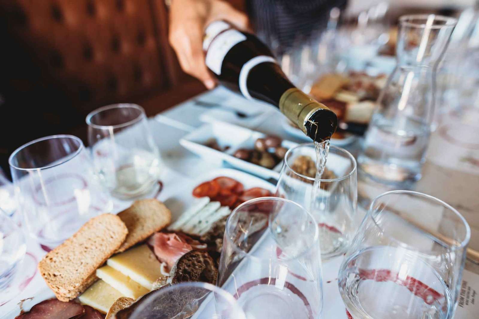 Lisbona: Degustazione di vino portoghese e formaggio con pranzo
