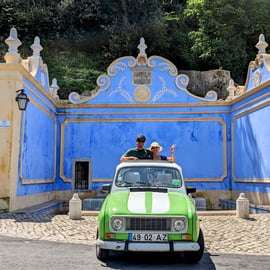 Sintra: Tour privato di mezza giornata in auto d'epoca o in jeep elettrica