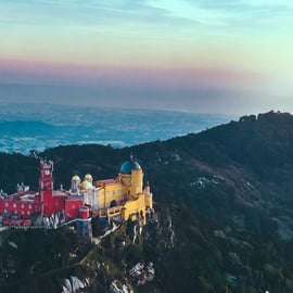 Mezza giornata a Sintra, palazzi Pena e Regaleira con piccoli gruppi