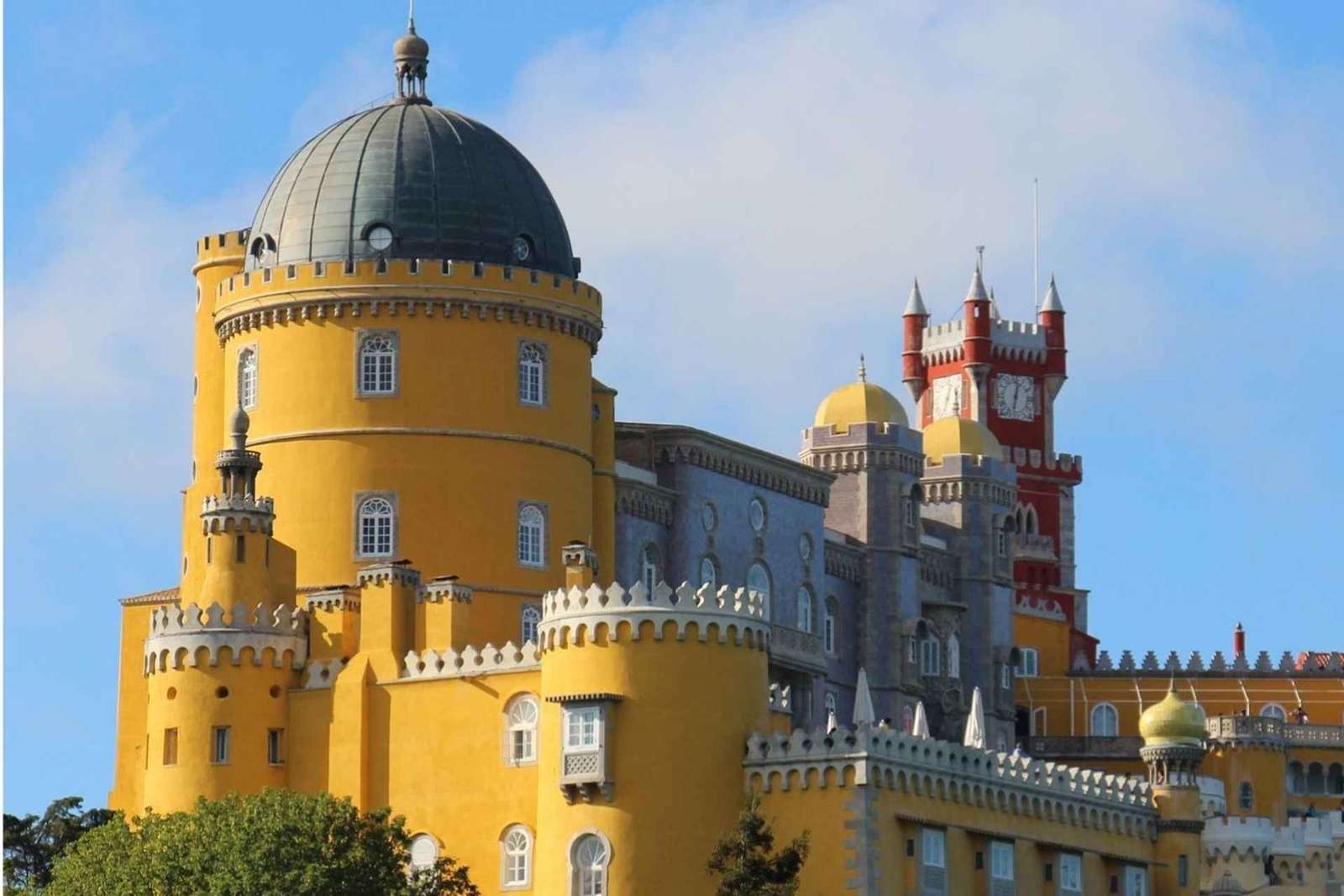 Lisbona: Tour guidato di un giorno a Sintra, Pena, Regaleira e Cascais