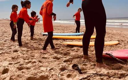Lezione di surf per principianti a Caparica (Lisbona)