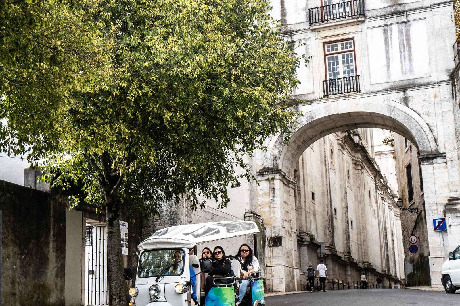 Lisbona: tour guidato di mezza giornata in tuk tuk