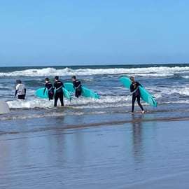 Lisbona: Lezione di surf sulla spiaggia di Costa de Caparica