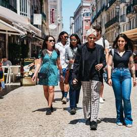 Lisbona: tour a piedi del quartiere Baixa con degustazioni e bevande