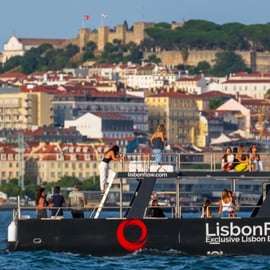 Lisbona: crociera in barca esclusiva all'ora d'oro