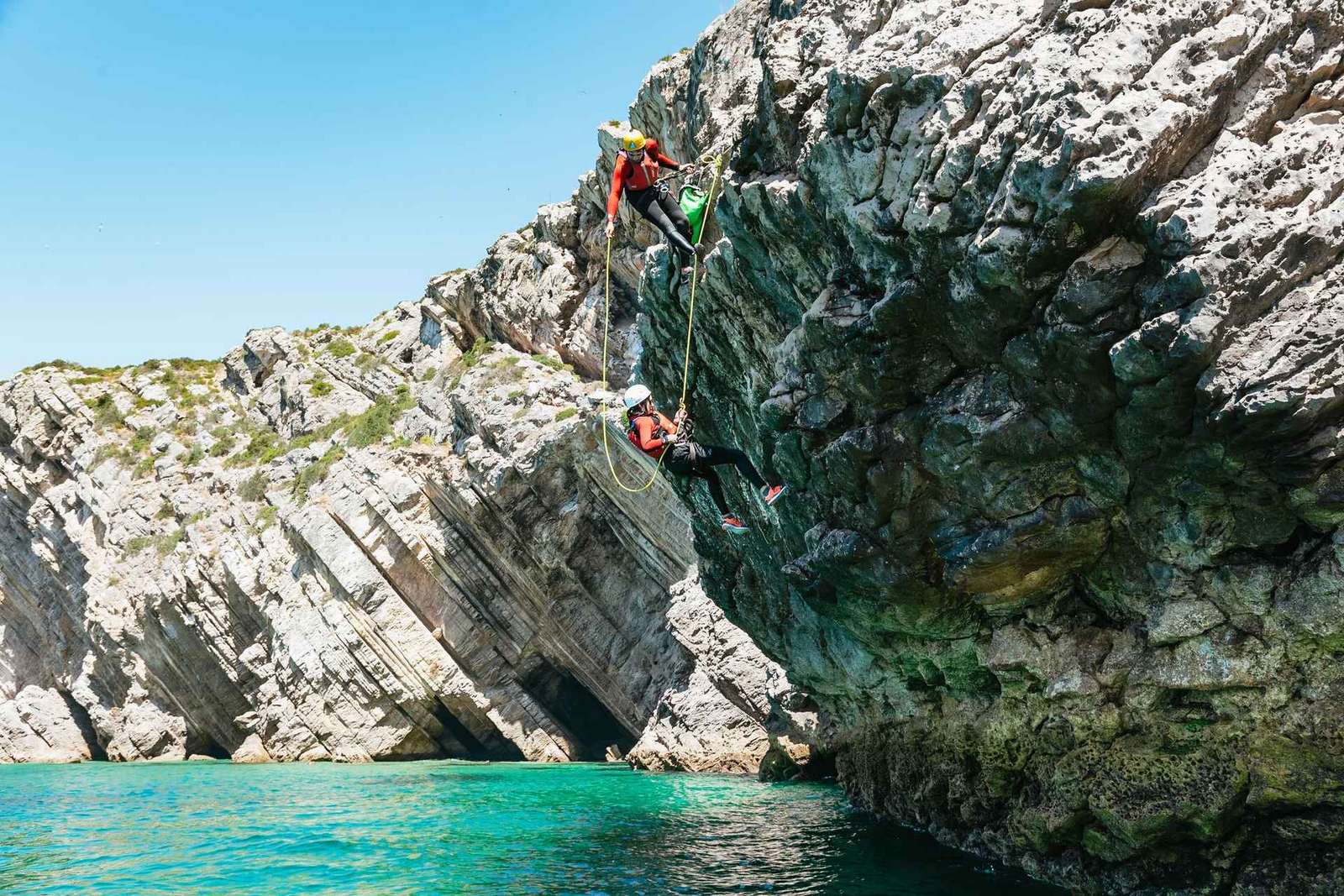 Lisbona: Avventura di coasteering nel Parco Naturale di Sesimbra/Arrábida