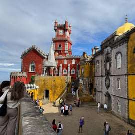 Mezza giornata a Sintra, palazzi Pena e Regaleira con piccoli gruppi