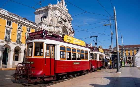 Lisbona: 72/96 ore di biglietto per autobus Hop-on Hop-off, tram e battello